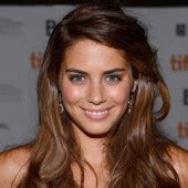 lorenza izzo nude|Lorenza Izzo Breasts, Lesbian Scene in Hacks .